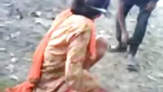 Le lesbiche pisciano nonne porche gratis dopo aver preso la piantaggine.