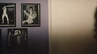 Distrae una bruna video porno nonne porche flessibile dallo studio con il sesso.