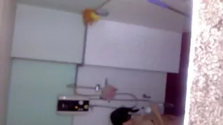 Non ho avuto il tempo di togliermi le scarpe, nonne molto porche ho iniziato a succhiare e scopare nel culo.
