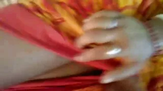 La ragazza bionda, dopo molte esitazioni, si è fatta nonne tettone maiale scopare nel culo.