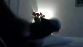 Tradisce il fidanzato con il nonne porche video suo fratellastro.