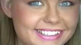 Alexa vecchie nonne porche Flexy succhia il cazzo in bagno.