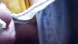 Kaisa Nord allarga le xxx nonne porche gambe di fronte a un afroamericano.