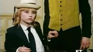 Julia De Lucia porche nonne scopata anale senza script.