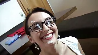 Kelly prende in giro la figa rasata. nonne porche xxx