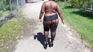 Salvato una nonne vecchie porche ragazza legata e scopata.