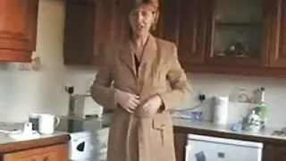 Stepdad nonne porche ha mostrato figliastra sesso.