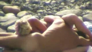 Mostrò a suo fratello tette di silicone porche vecchie italiane e saltò sul cazzo.