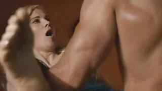Schlendra tatuata. Lucida il video porno nonne porche pene a brillare con la lingua.